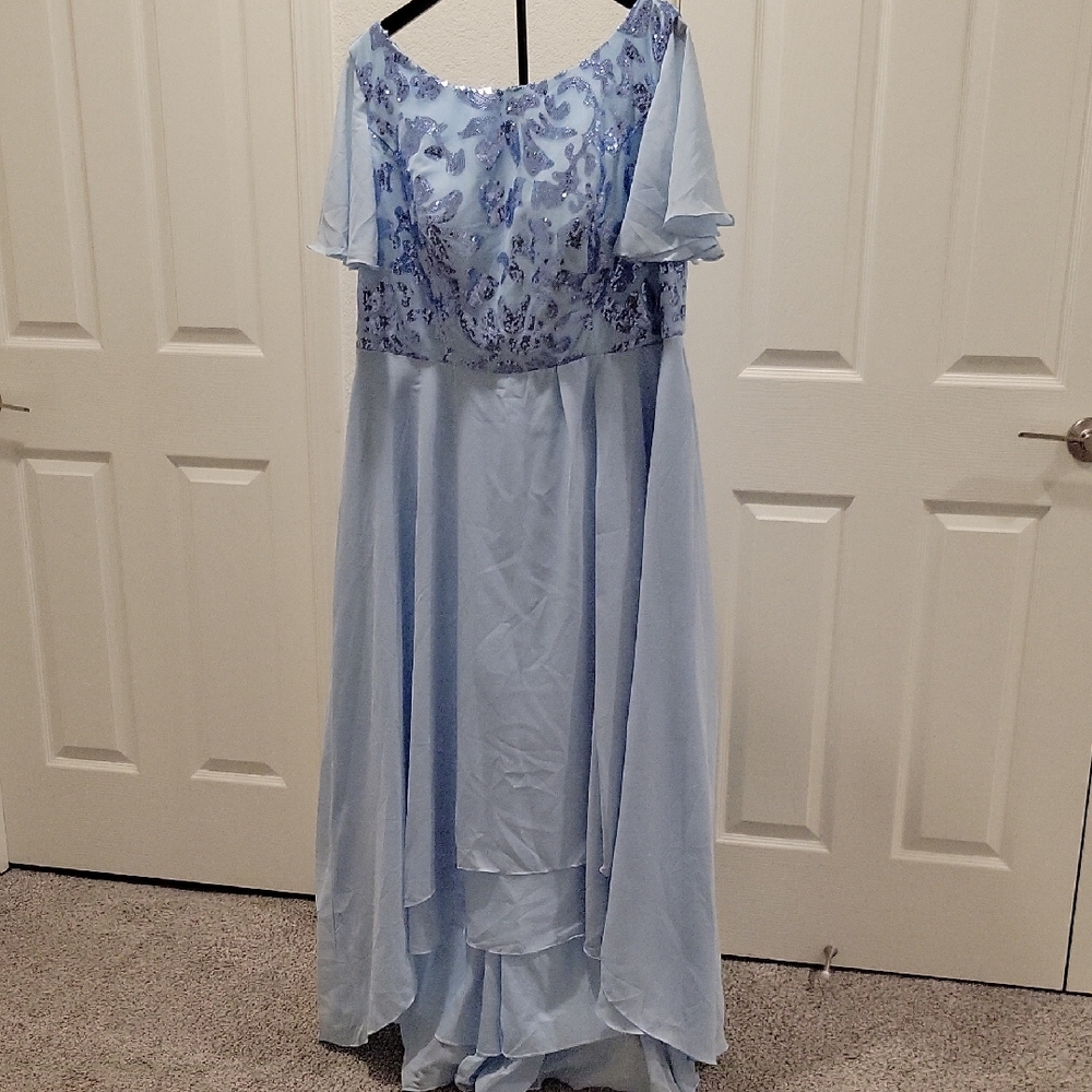 Elegant Light Blue Embroidered Evening Dress